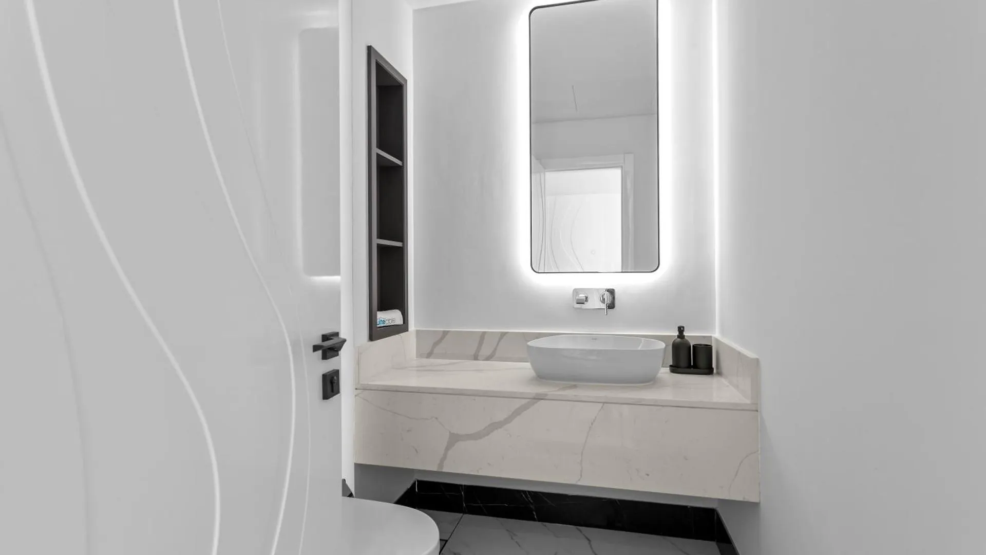 Lush Living With Jacuzzi And Burj Khalifa View Apartment Dubai United Arab Emirates