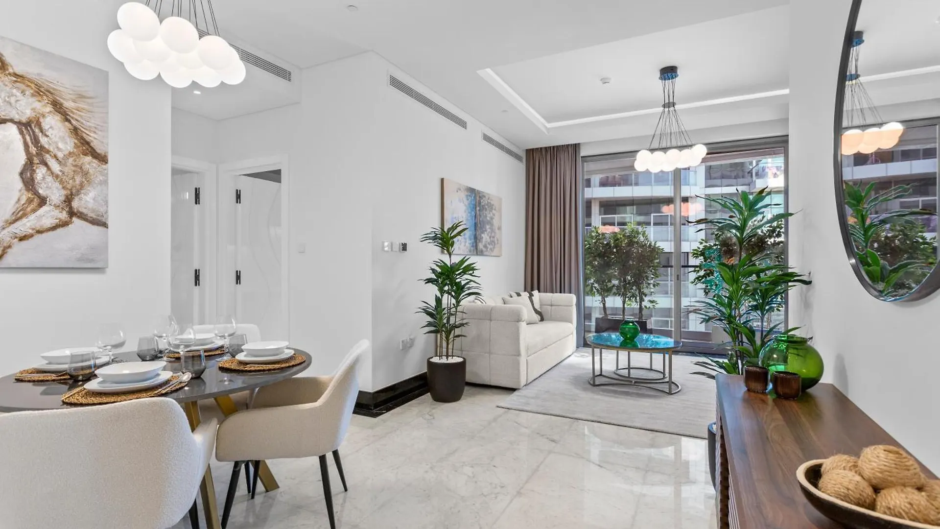 Lush Living With Jacuzzi And Burj Khalifa View Apartment Dubai