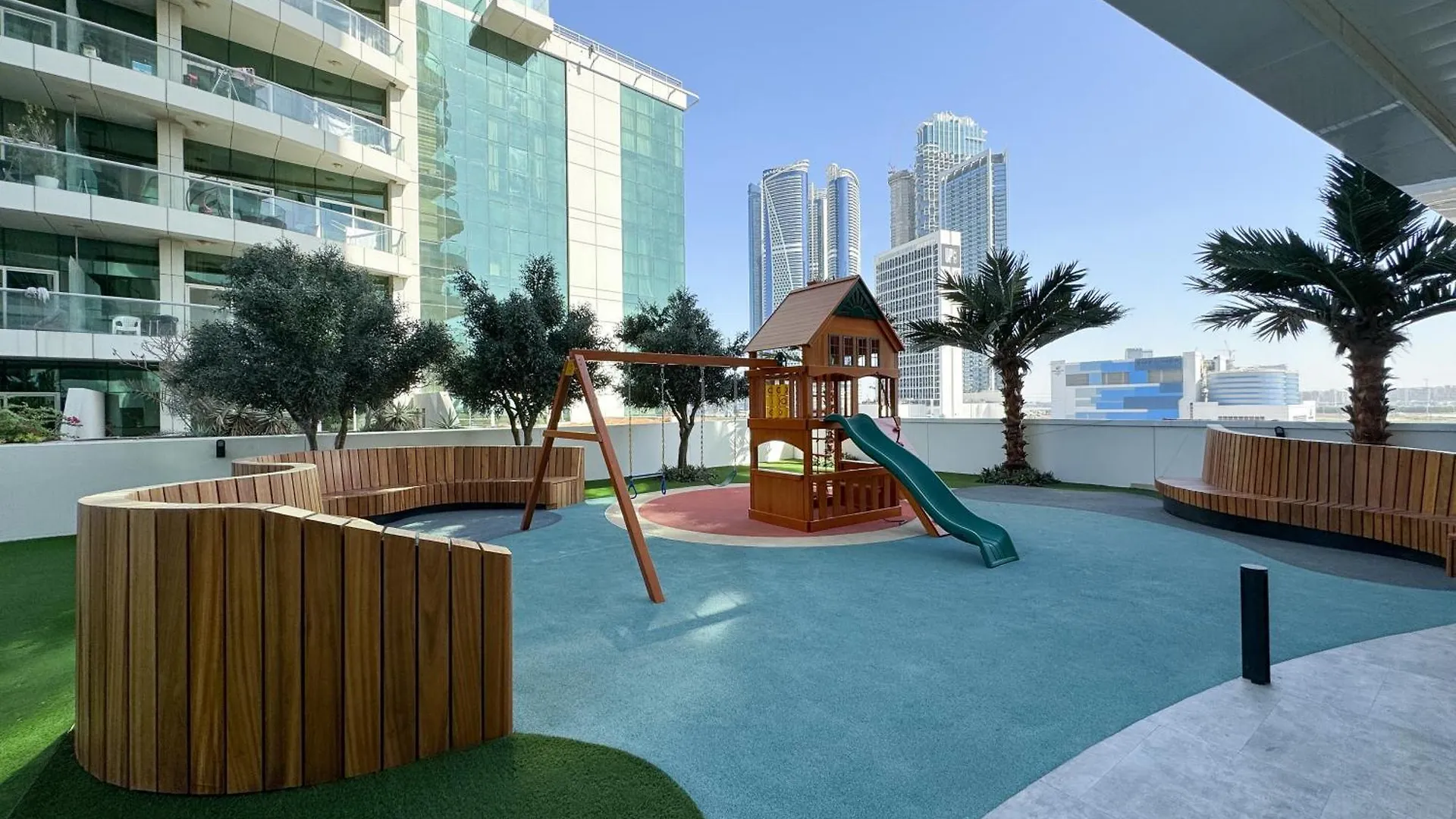 Lush Living With Jacuzzi And Burj Khalifa View Apartment Dubai