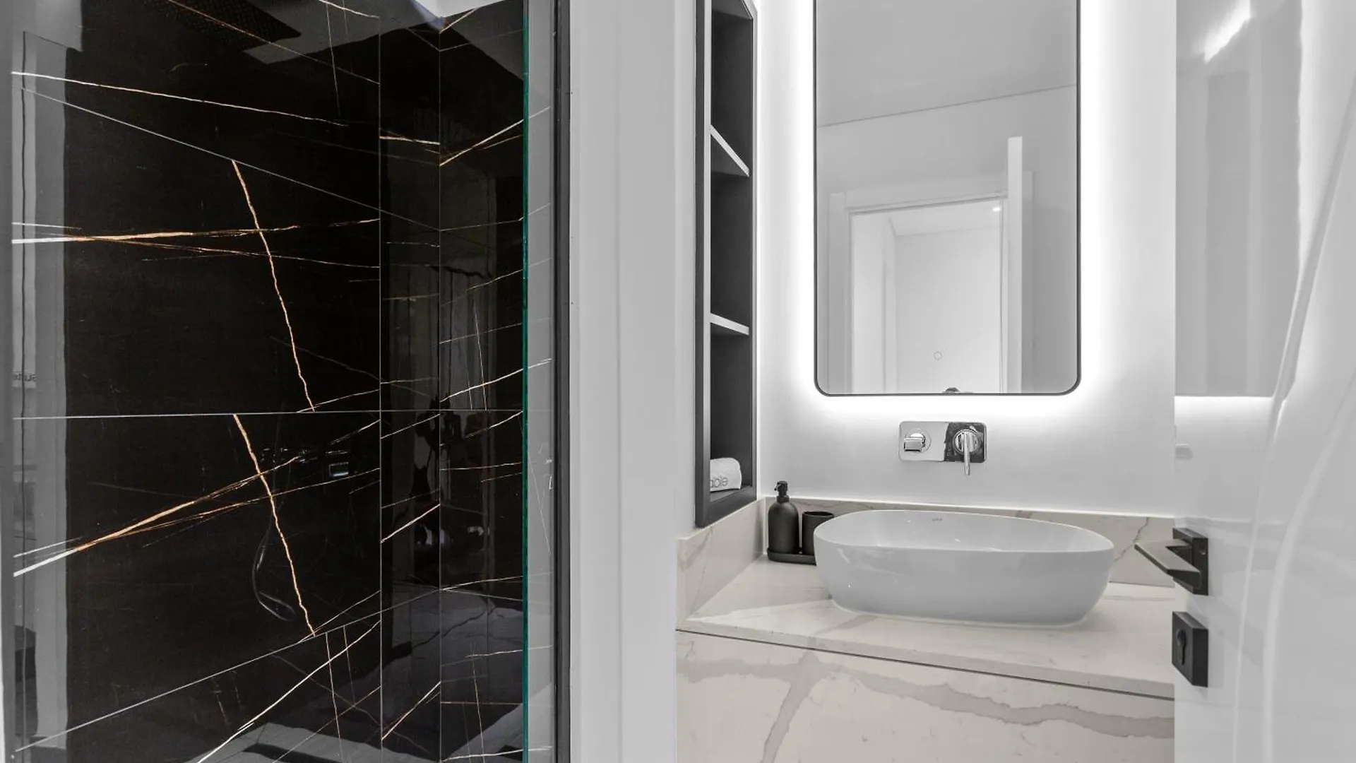Lush Living With Jacuzzi And Burj Khalifa View Apartment Dubai 0*,  United Arab Emirates