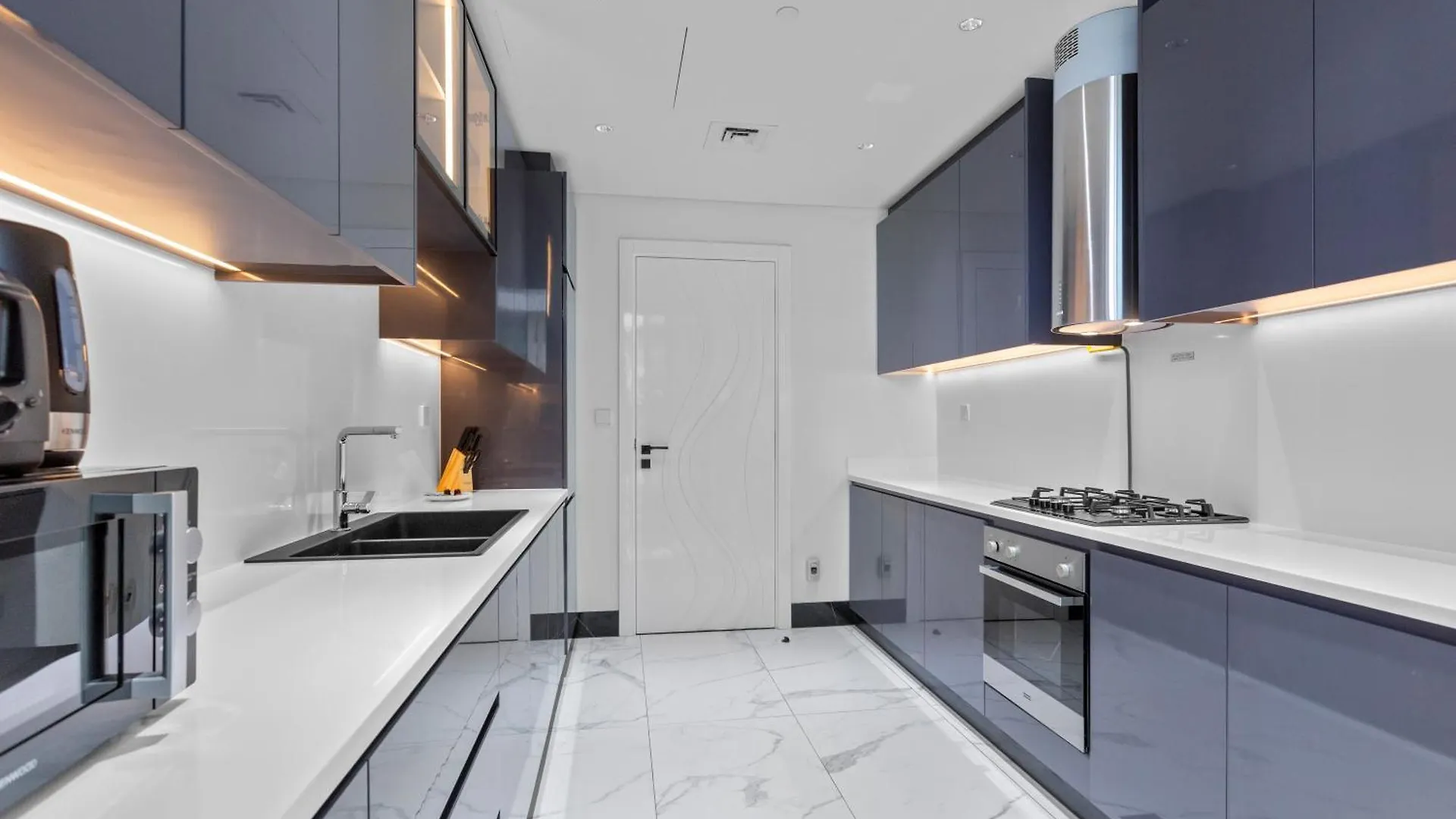 Lush Living With Jacuzzi And Burj Khalifa View Apartment Dubai